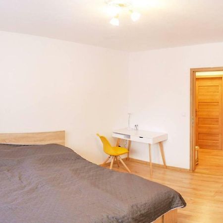 2 Bedroom Flat In The Heart Of Liptovsky Mikulas Bagian luar foto