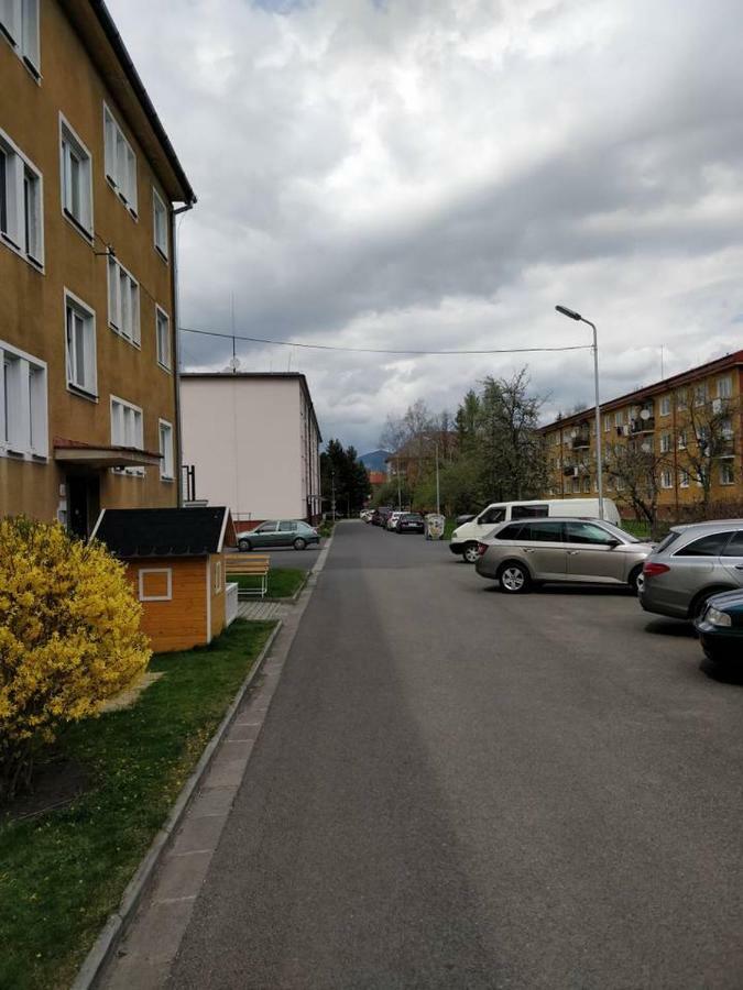 2 Bedroom Flat In The Heart Of Liptovsky Mikulas Bagian luar foto